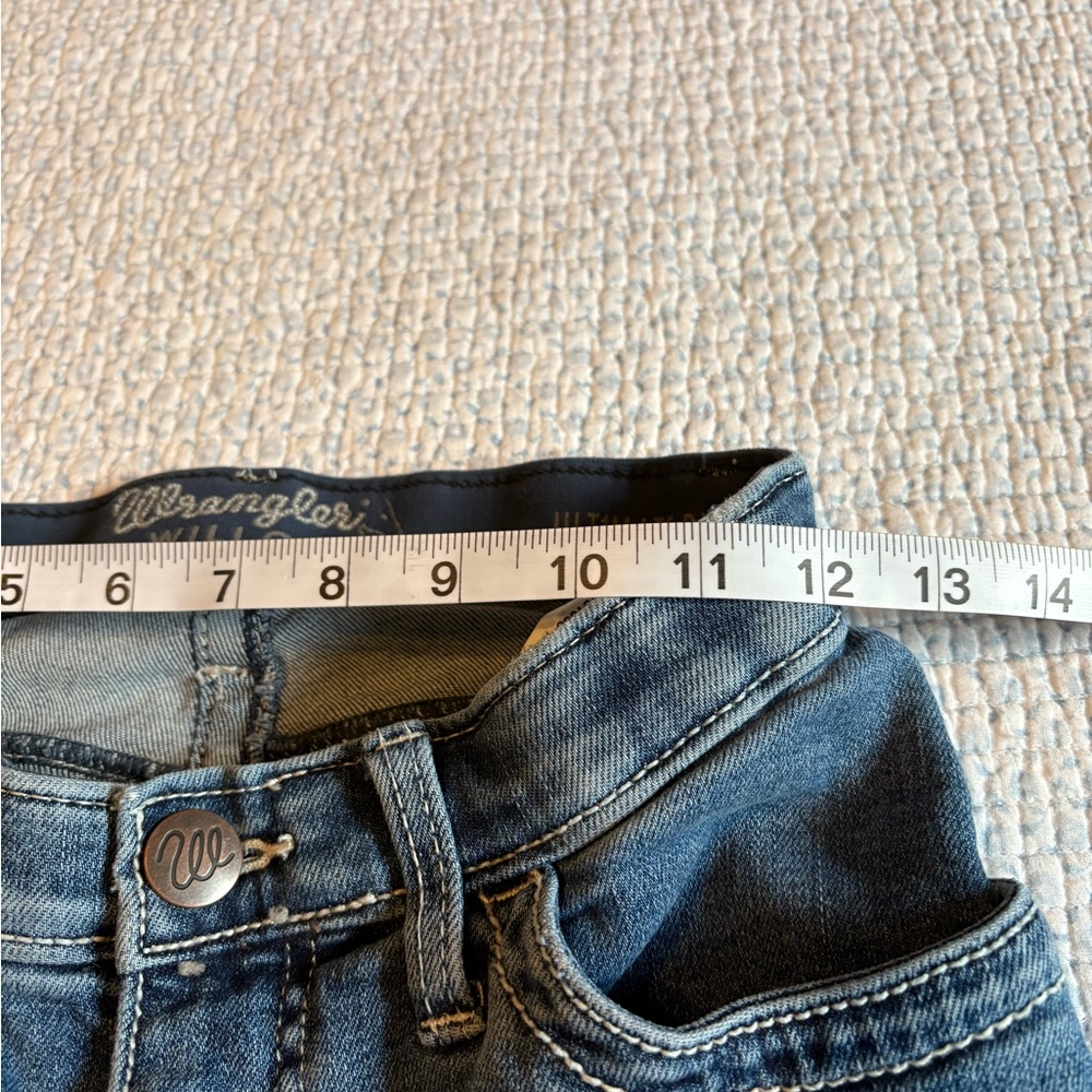 Wrangler Blue Flare Jeans with Animal Print - Picture 4 of 7